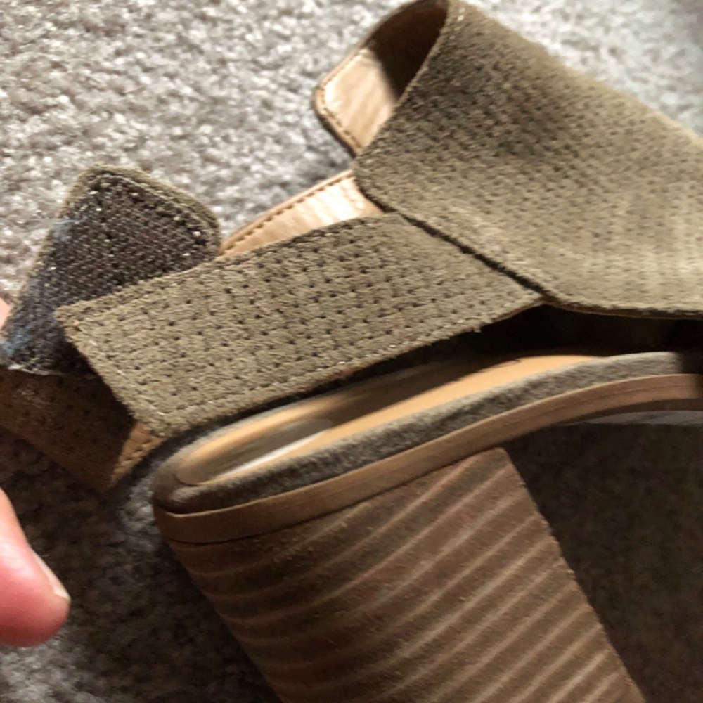 Sandals - Picture 3 of 9